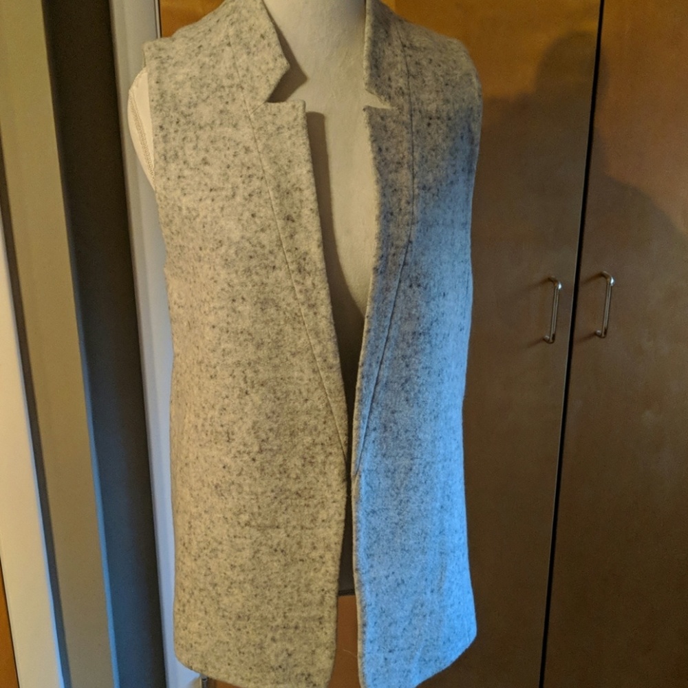 Club Monaco vest